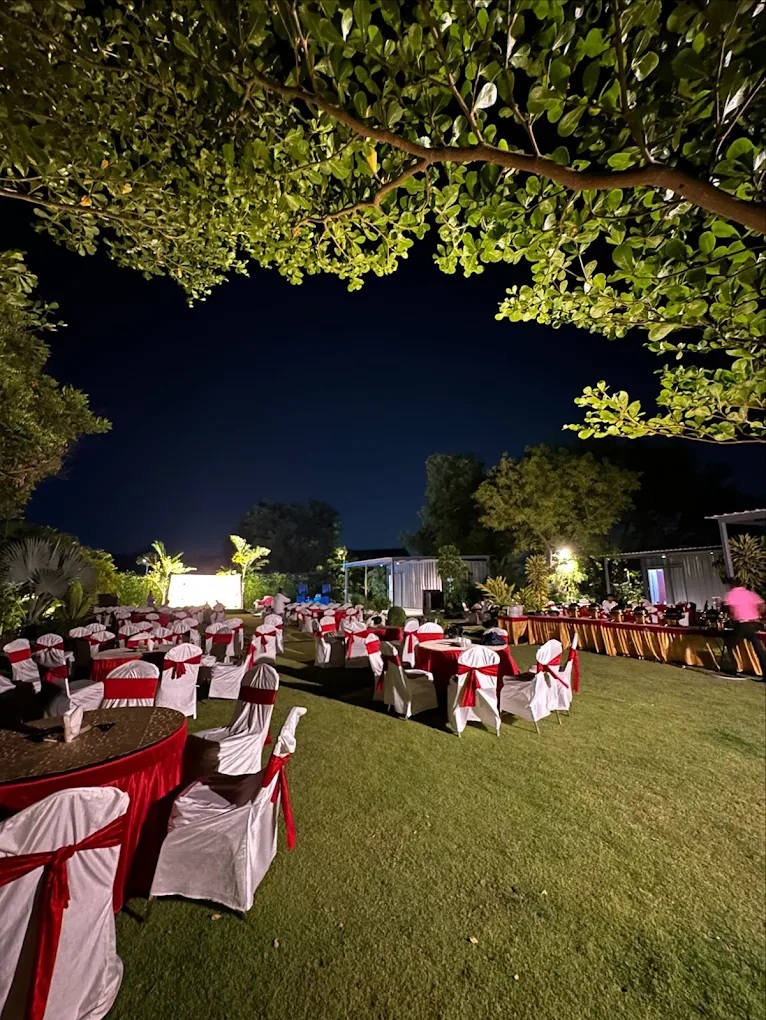 Summer evening reception setup